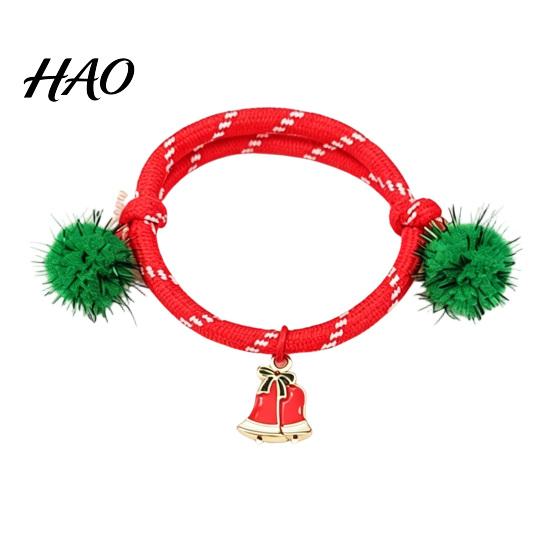 Cute Snowman Wrist Decor Christmas Bracelets, Red Green String Bracelet, Adjustable Rope Bracelet with Stackable Bell Charm And Tinsel Pom Poms,