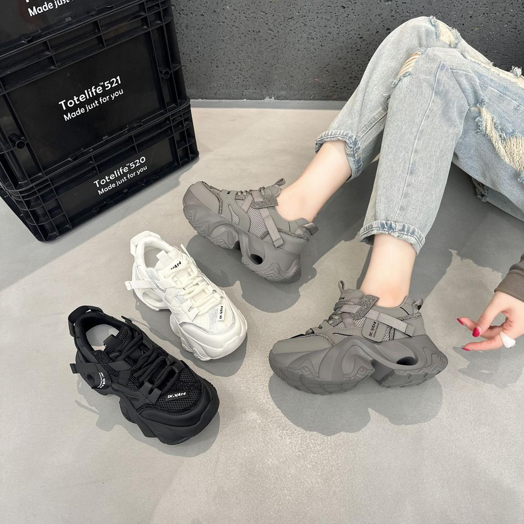 Thick-soled Internet celebrity dad shoes women's super fire tide cool lightweight soft-soled leather spring and summer breathable casual versatile s
