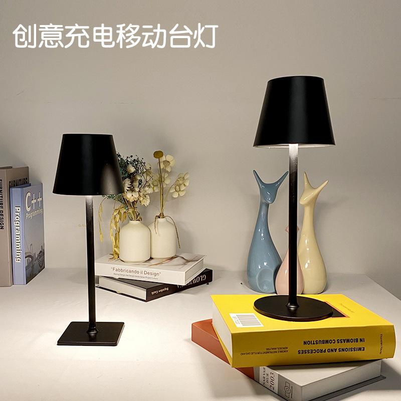 Retro Atmosphere Desk Lamp Learning Eye Protection Desk Lamp USB Charging Living Room Bedside Lamp Restaurant Bar Rotating Desk Lamp