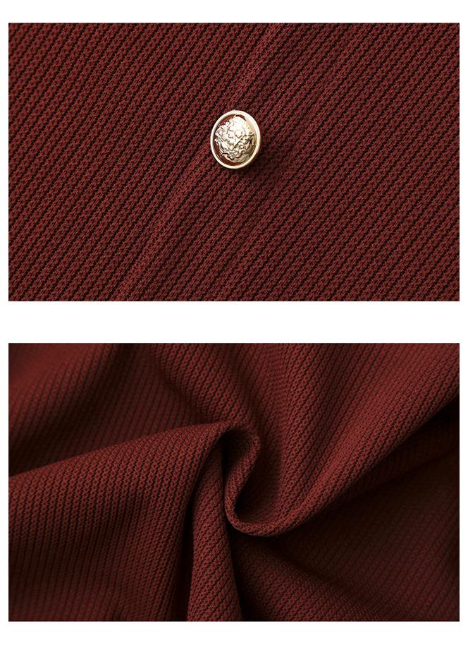 Stylish Knit Top for Middle-Aged and Elderly Women: Slimming, Loose, Faux Two-Piece, Long-Sleeved, Perfect for Spring and Autumn.