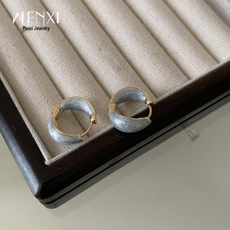 Zhou Yutong Red Drip Glaze Earrings: High-End, Niche Design, Light Luxury, Perfect for Autumn/Winter.