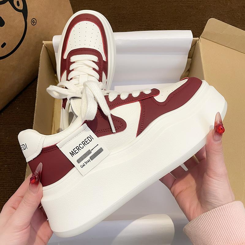 

Platform white shoes women s 2025 new popular spring and summer single shoes increase height versatile leather sports and leisure board shoes 40 красный