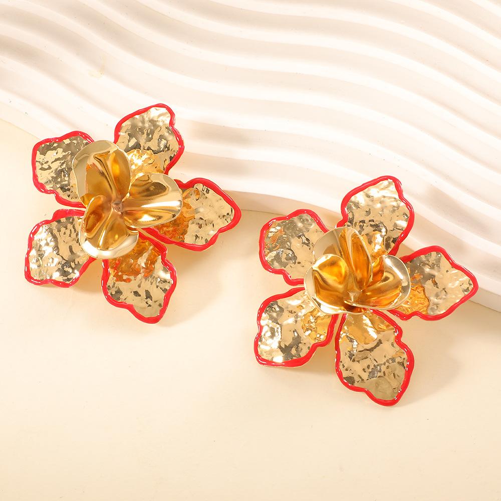 European and American temperament exaggerated metal fold three-dimensional stroke dripping oil flower earrings fashionable light luxury stud earrings
