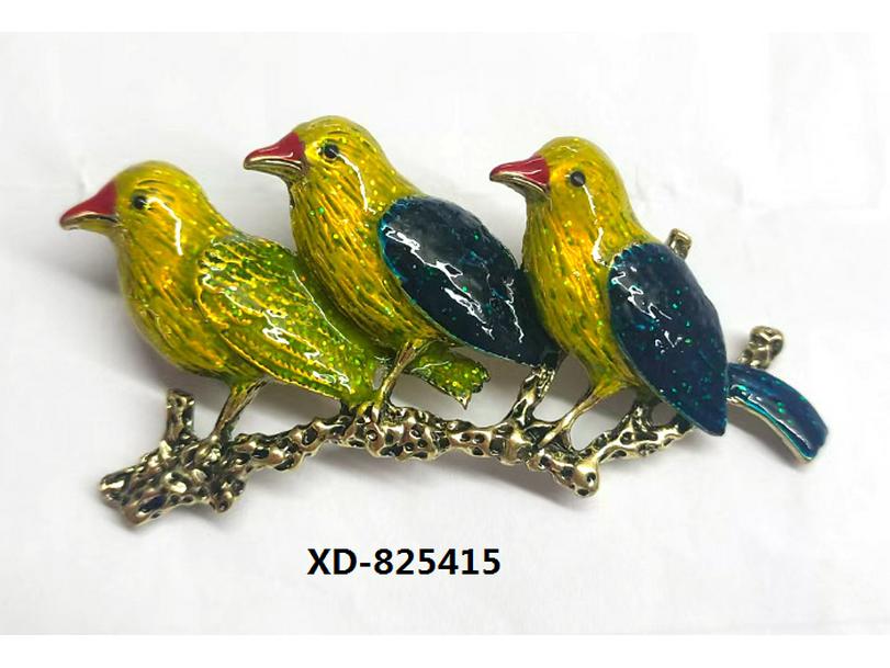 Hummingbird Crystal Rhinestone Brooch: Elegant Alloy Pin for Clothing Accessories