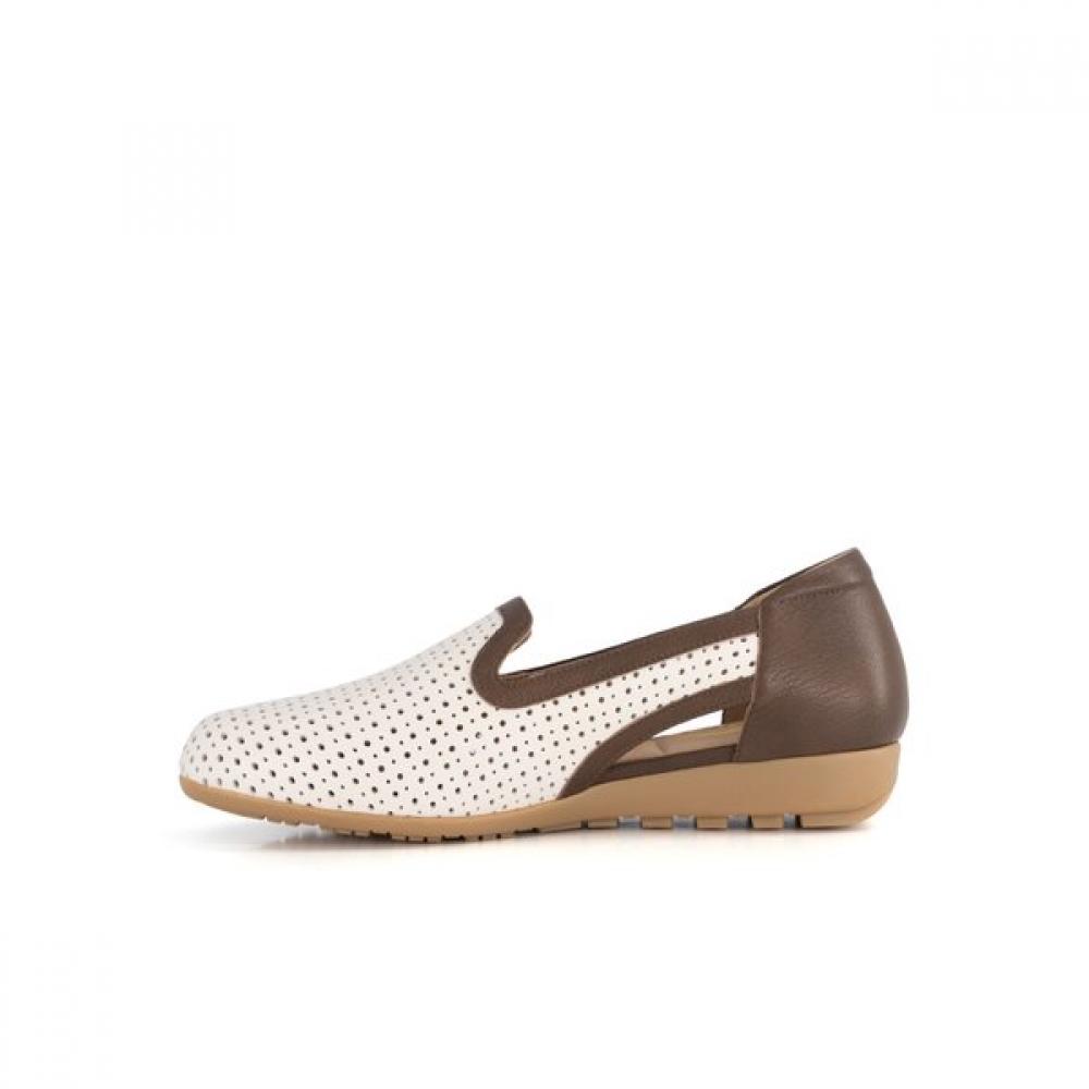 VAINER Women S Comfort Punching Loafer Ivory 348f0v1iv