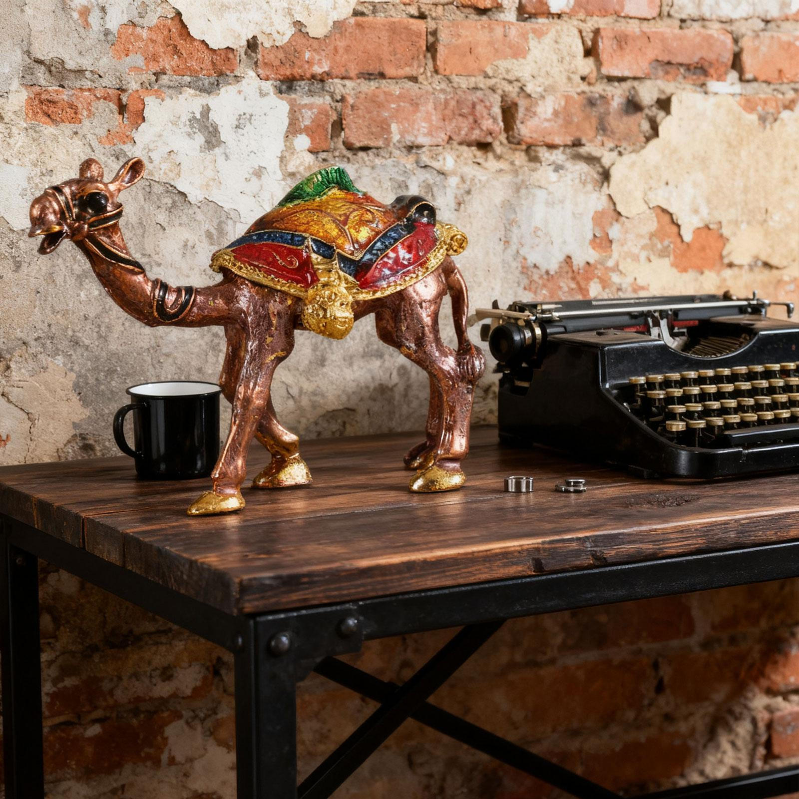 

Cute Camel Figurine Elegant Christmas Gift Ornament Small Enamel Jewelry Box коричневий