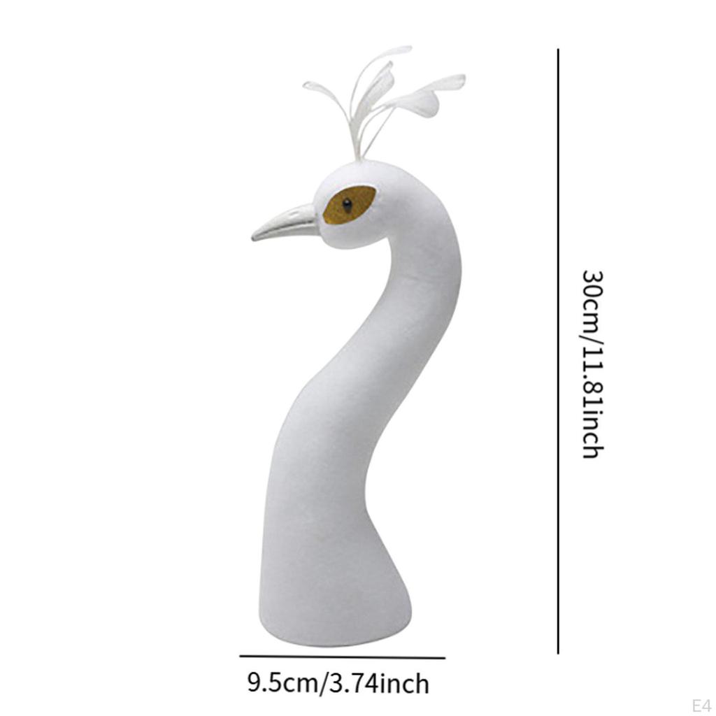 Dekorativer Pfauenkopf mit Blumendesign für besondere Anlässe