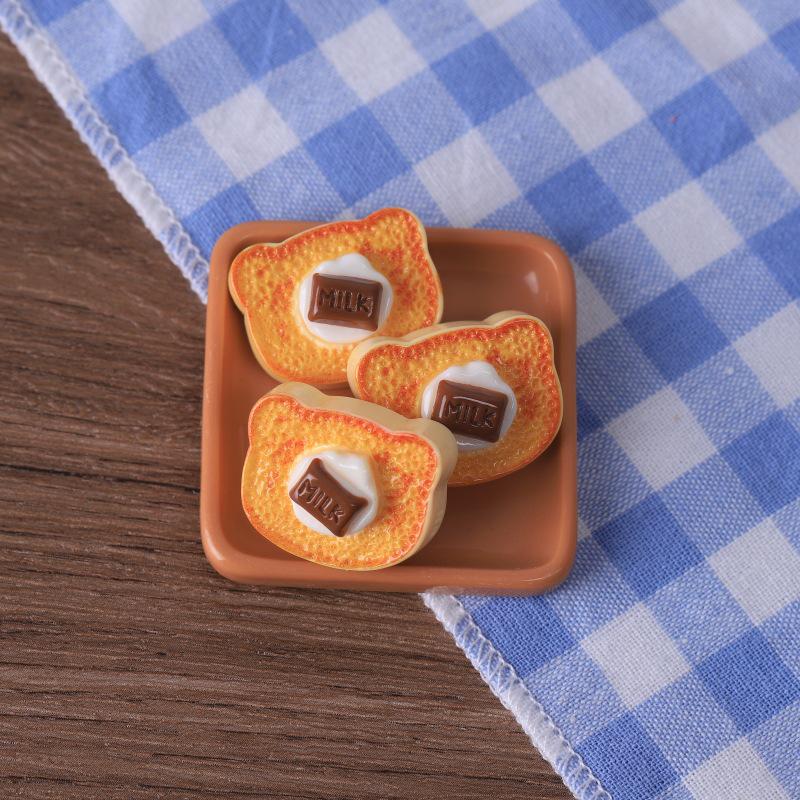 Miniature Dollhouse Caramel Toast Bread Heart Bear Resin Food Display