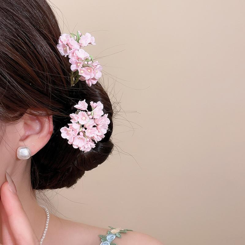 Sweet Pastel Floral Hair Clips Artificial Flower Bouquet U Pins Delicate Hair Accessories For Wedding Party Daily Hair Styling