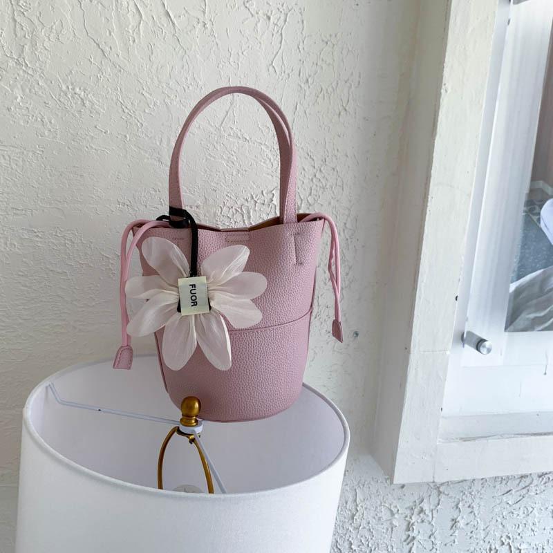 Handbag sense fashion shoulder commuter bag women's summer new versatile messenger popular bucket bag