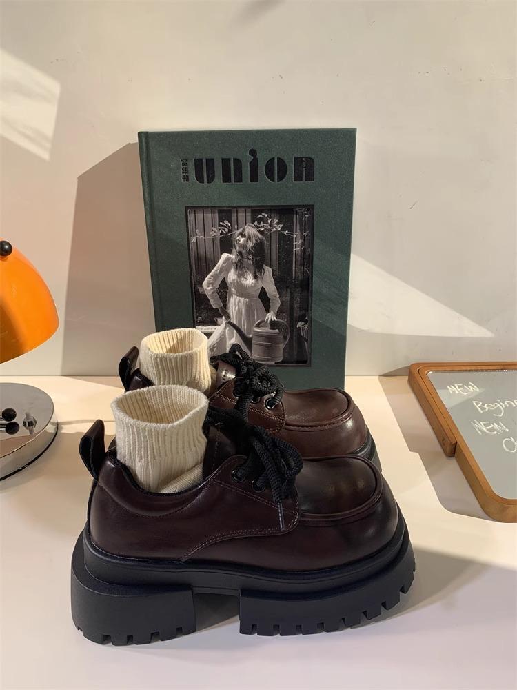 

Черные туфли на шнуровке из кожи в британском стиле, женская обувь, новинка 2025 года, одинарные туфли, туфли-лоферы на платформе в стиле колледжа 40