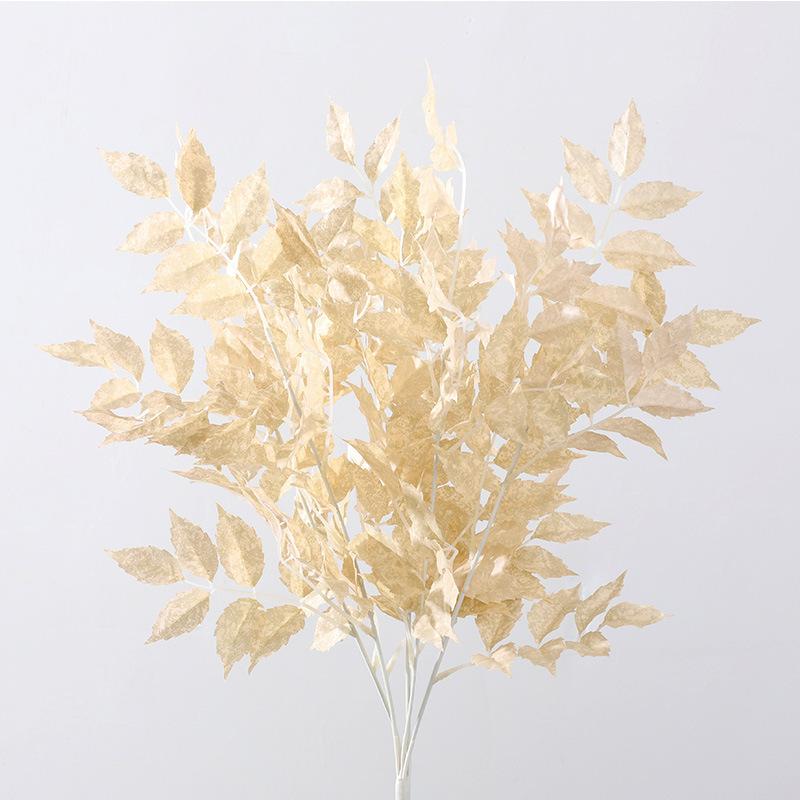 Simulation leaf bundle Lingxiao leaf wedding simulation flower ceiling road guide scene with flowers simulation green plants