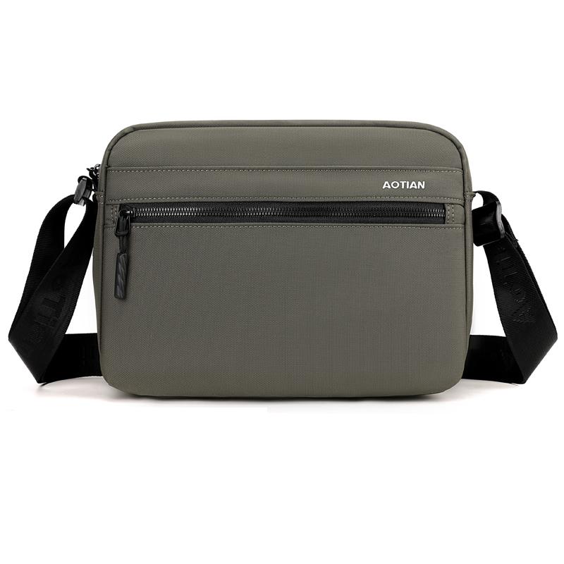 Men's Shoulder Bag Lightweight Outdoor Crossbody Bag