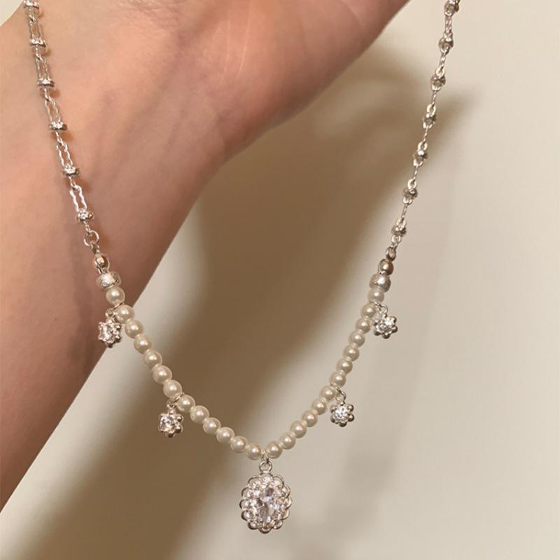 Elegant French Lace Zircon Pearl Pendant Necklace: Exquisite High-End Collarbone Choker