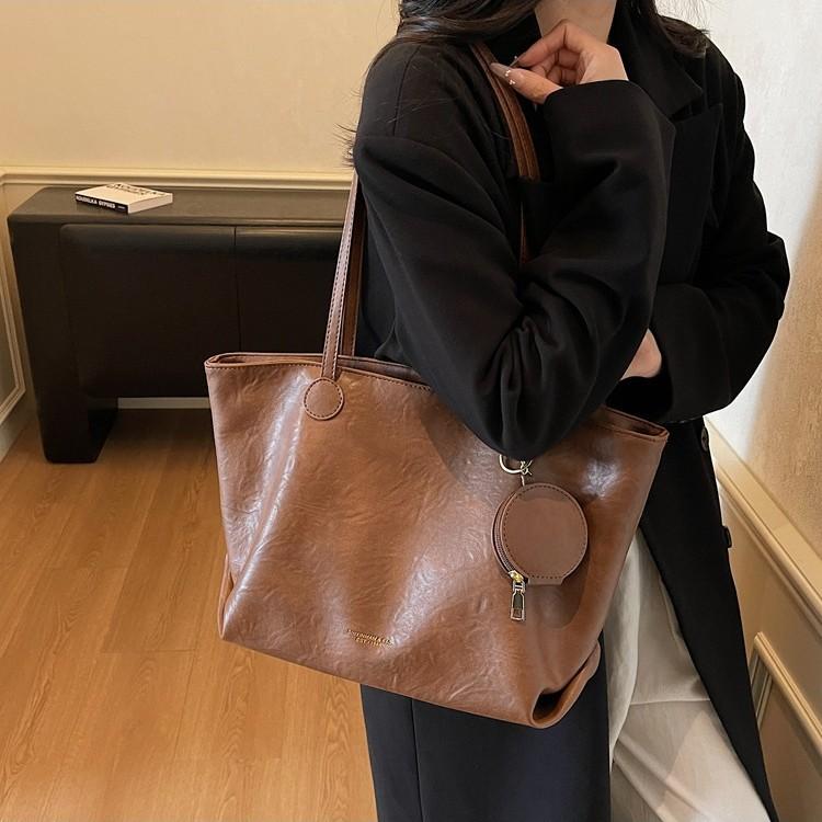 Large-capacity Bag Women's Autumn and Winter Simple and Versatile Shoulder Retro Bag Textured Commuter Tote Bag