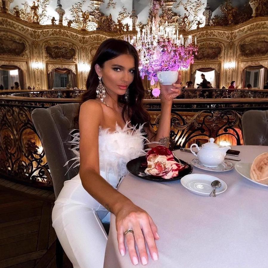 Stylish European & American Feather Strapless Jumpsuit