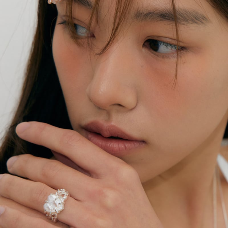 fillow charming patterned heart ring