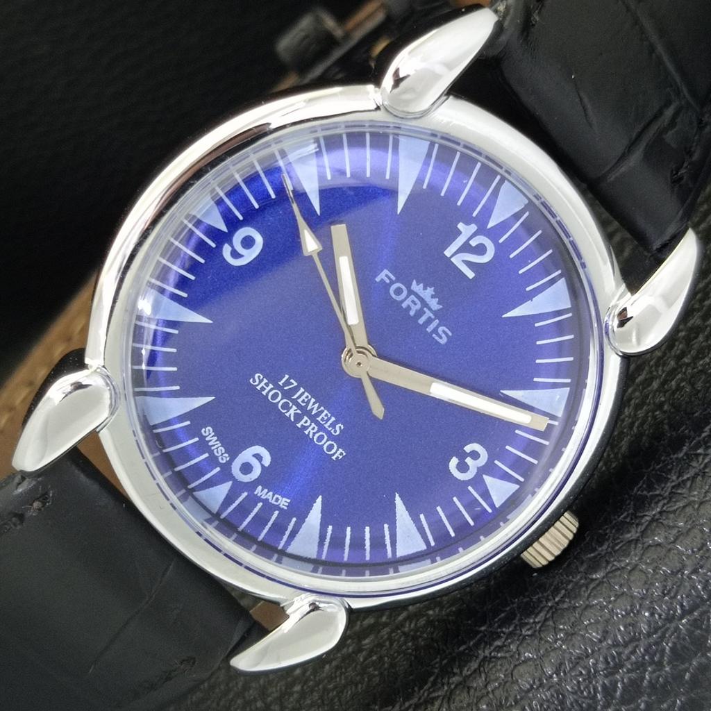 

SWISS VINTAGE HAND-WINDING MENS REFURBISHED BLUE COLOR DIAL WATCH a700833-5 R205a-a700833