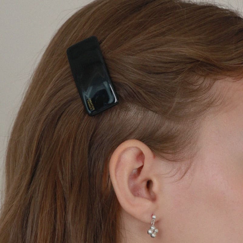 

Less is more square hair pin free