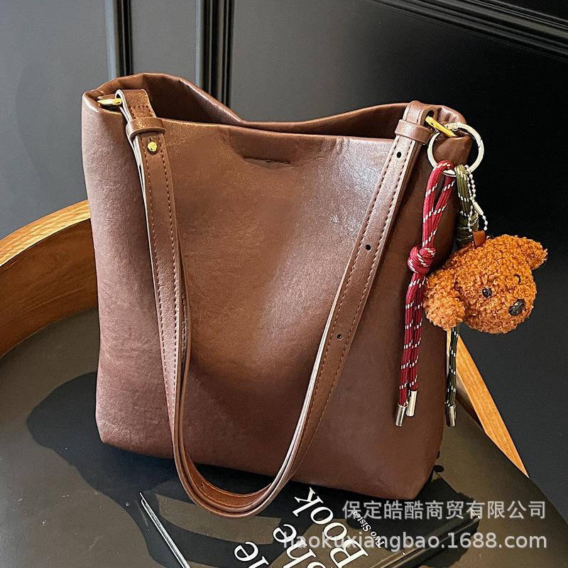 This Year's Popular Small Bag Women's Autumn and Winter Retro 2025 New Versatile Shoulder Messenger Bag Korean Version Bucket Bag