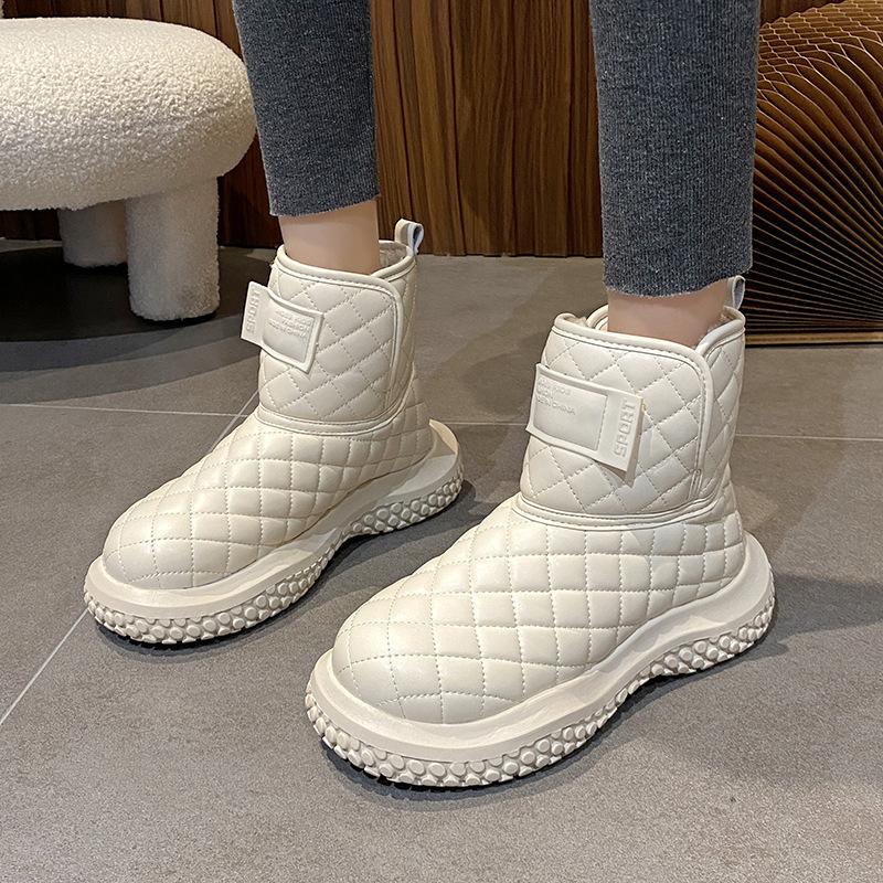 Snow Boots Women's New Winter Fur Integrated Short Boots Waterproof, Non-slip, Velvet and Warm Large Cotton Shoes