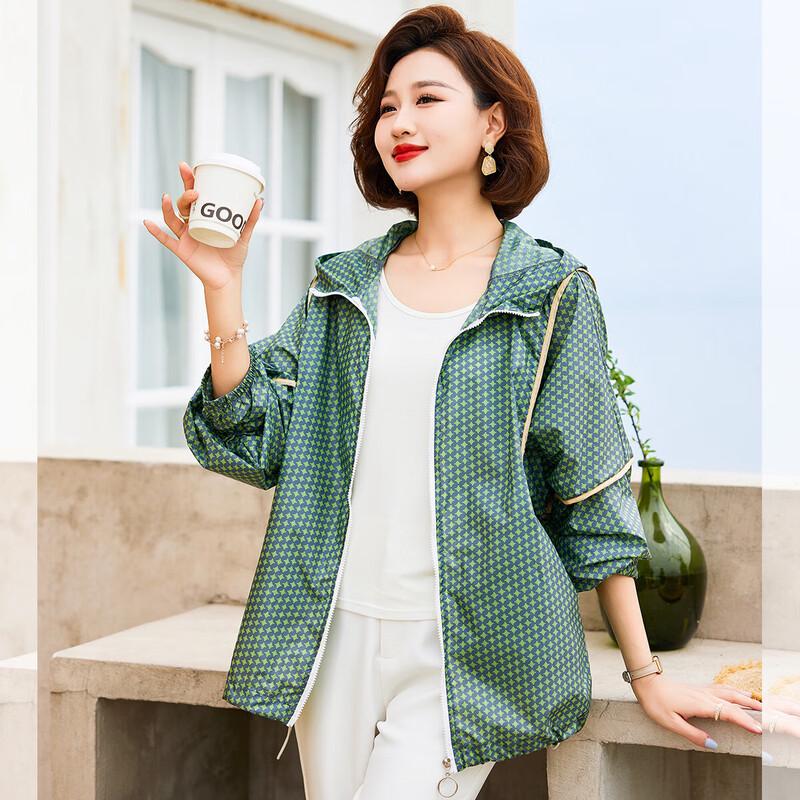 

Клетчатая куртка с капюшоном для женщин среднего возраста 3XL