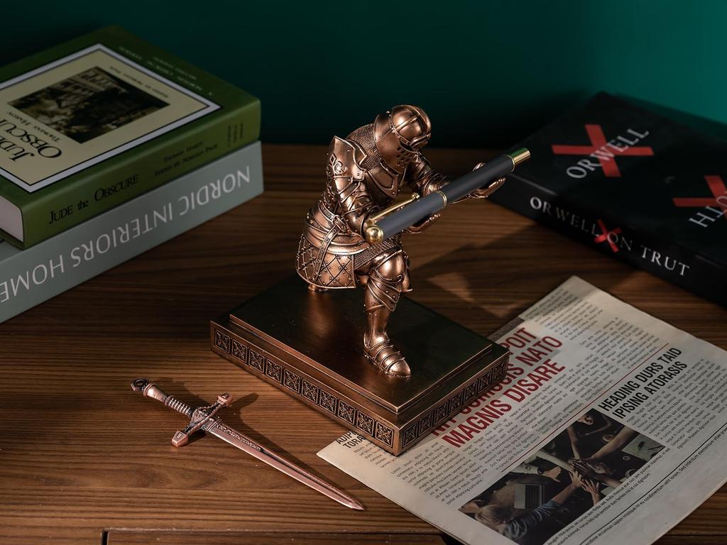 HDMbigmi King's Guard Knight Pen Holder, Pen Stand, Desk Organizer and Accessories, Resin Pencil Holder, Gift for Office or Home (Copper)