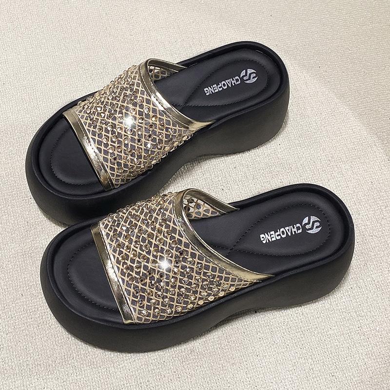 

Новые летние шлепанцы на платформе женские крутые шлепанцы женские маффины с пайетками носить пляжная мода слово сандалии 39 золотой