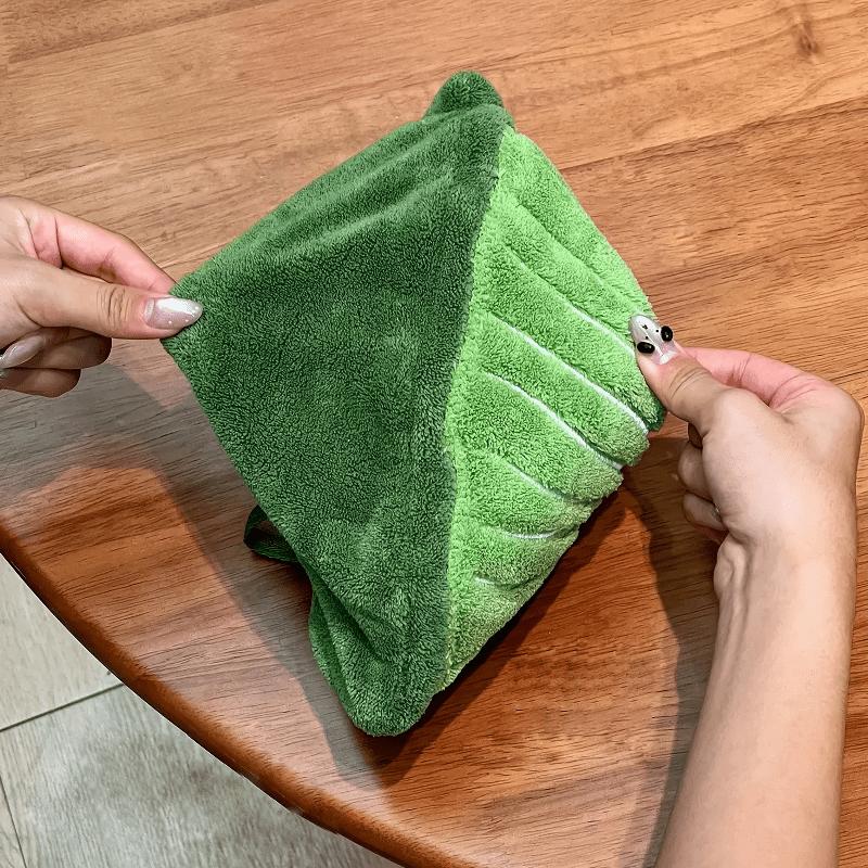 Leaf-Shaped Microfiber Creative Bathroom Towel | Hangable, Absorbent Towel for Bathroom, Dining, Kitchen