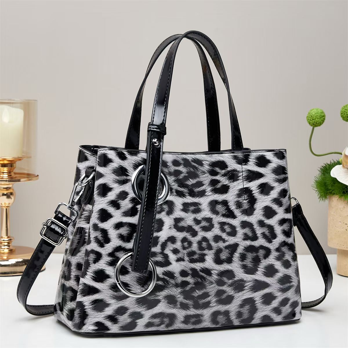

2025 New Leopard Print Handbag Fashionable Single Shoulder Diagonal Cross Bag