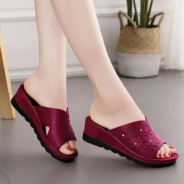 

Женские универсальные тапочки на танкетке на толстом каблуке больших размеров, женские летние однотонные сандалии из мягкой кожи на высоком каблуке с резным дизайном 36 фиолетовый