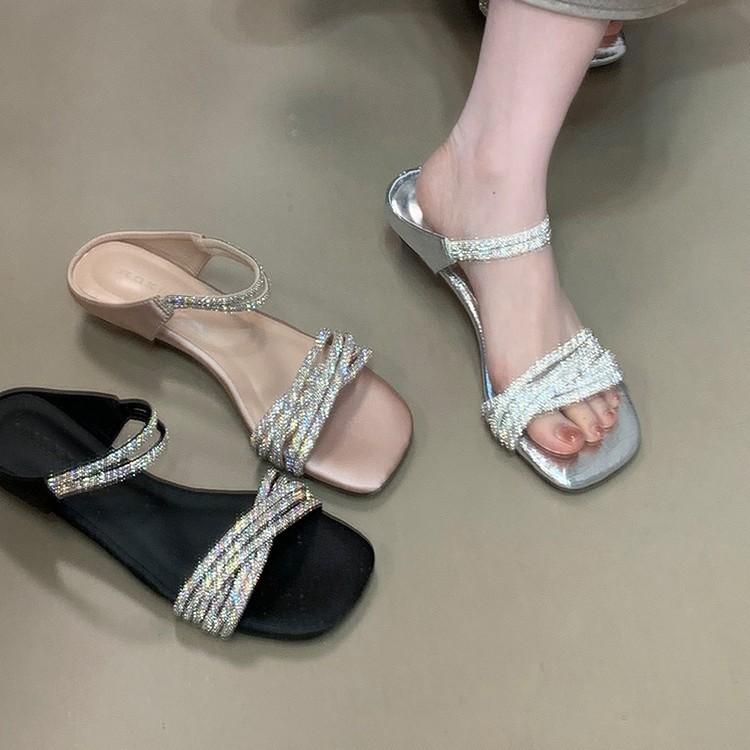 Berühmte Strasssteine mit Zehensandalen Damenmode Temperament Ein-Wort-Schleppe sexy schöne coole Hausschuhe