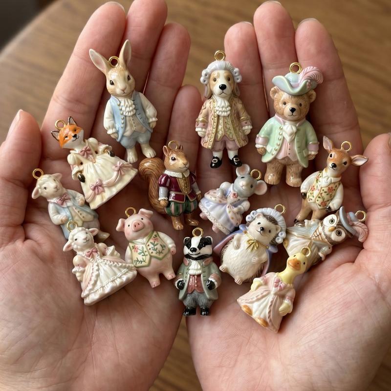 Copper Rococo Animal Figure Charm Pendant Gold Plated Cute Retro Charms For Women Diy Handcraft Bracelet Necklace Accessories