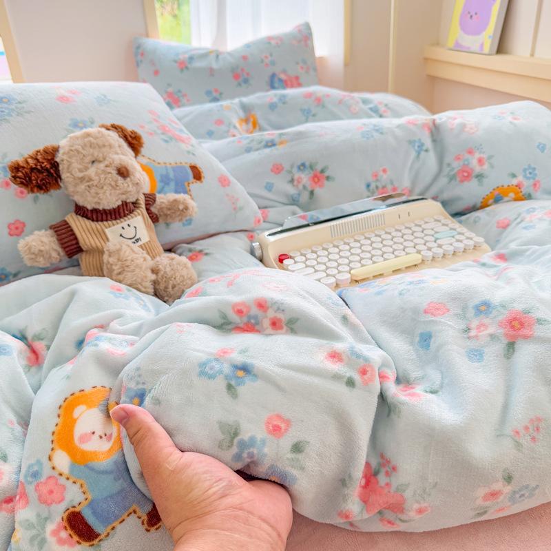 

Winter Thickened Milk Fleece Four-Piece Single-Piece Quilt Cover Cute Cartoon Quilt Cover 1.8 Meters 150X200X230 150 * 200Cm single quilt cover