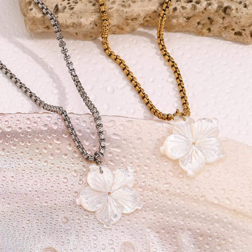 MamacitaSlay Elegant White Shell Petal Pendant Square Pearl Chain Necklace One Piece Stainless Steel Women's Jewelry Decoration