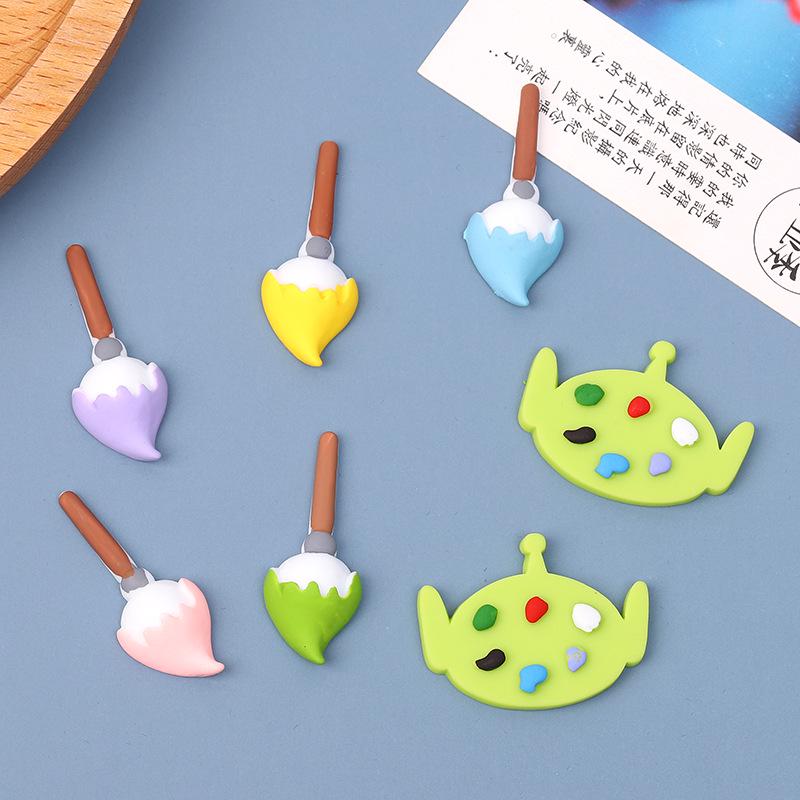 DIY Creative Resin Accessories: Drawing Brush, Board, Phone Case, Hair Clip, Water Cup, Toy, Refrigerator Sticker