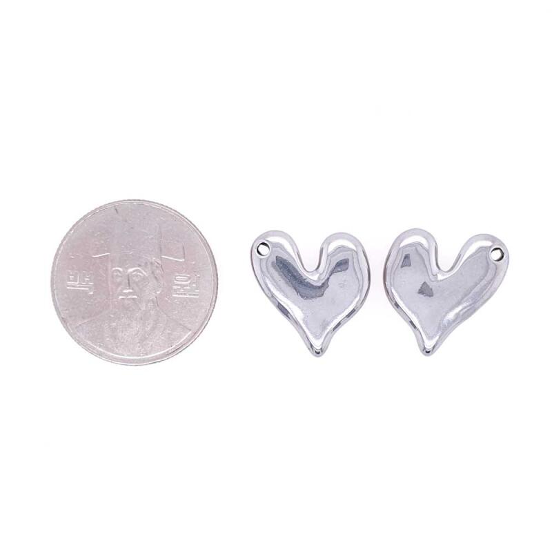 Surgical steel heart pendant accessory