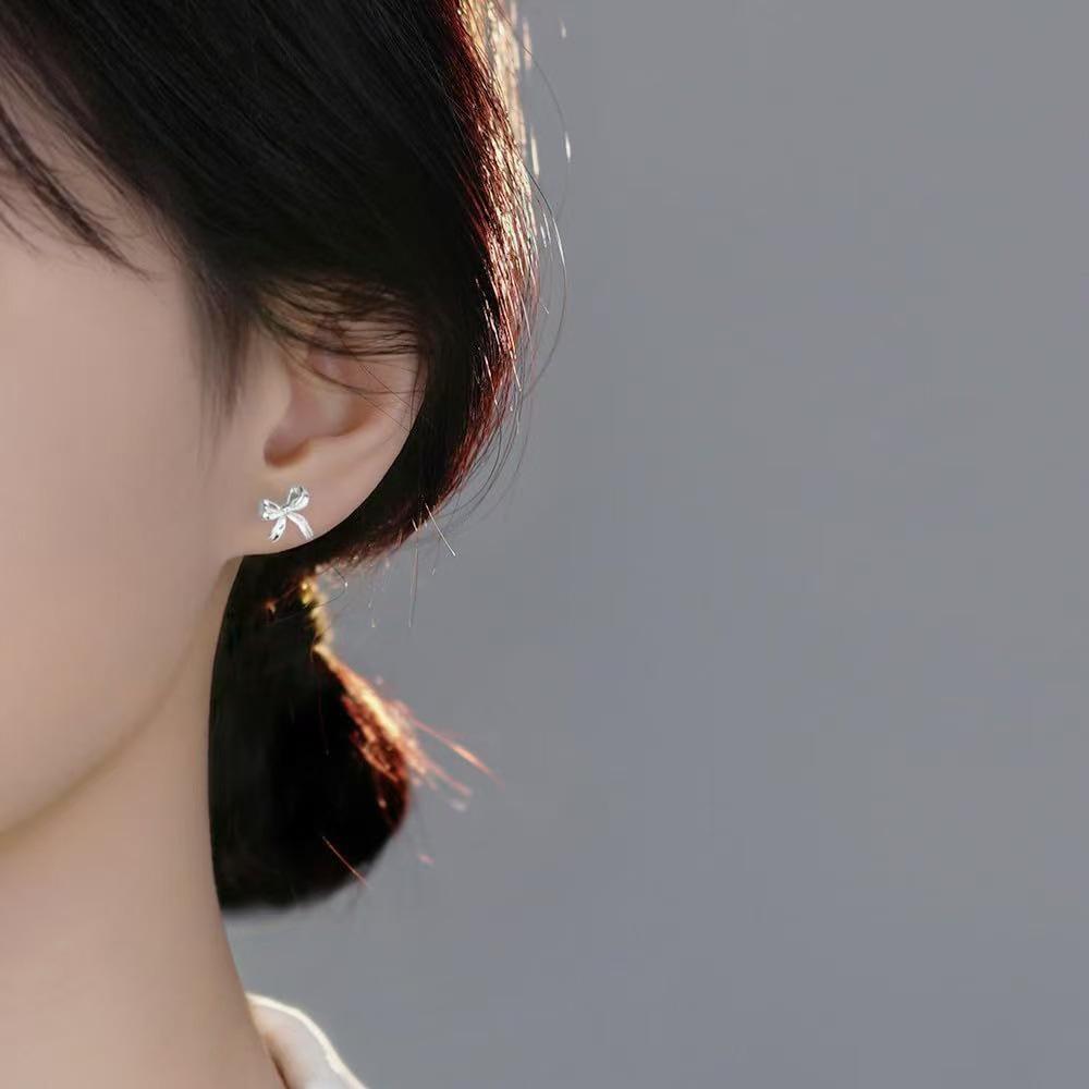 2024 Spring Luxury Bow Design Ear Studs for Women - Exquisite Socialite Style Earrings