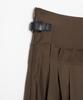 Milo Woman Buckle Pleated Skirt [Brown]