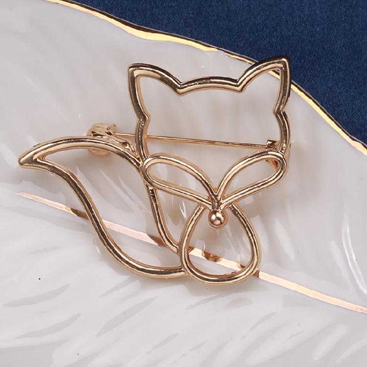 Stylish Hollow Foxes Brooch Pin Casual Brooches Alloy Texture Suitable for Women Casual and Formal Wear Various Occcasion