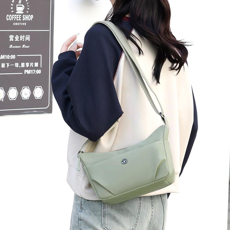 Women's Shoulder Bag Nylon Small Bag Lightweight Crossbody Bag Solid Color Mother Bag