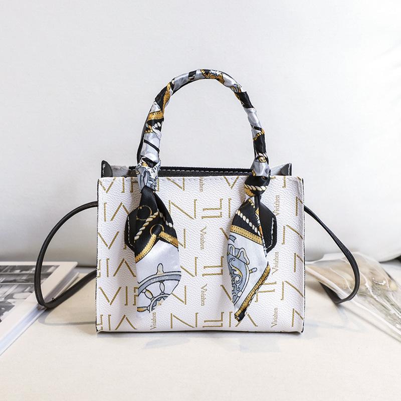 Guangzhou women's bag printed handbag autumn and winter new shoulder change mobile phone silk scarf bag