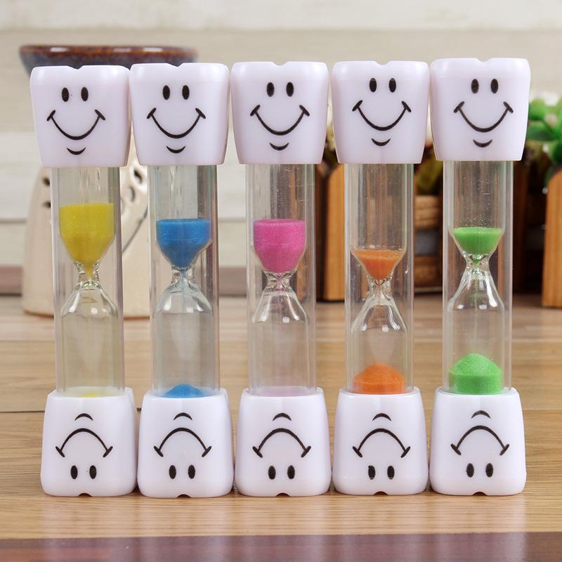 Timer a clessidra sorridente: Set in Legno 3-in-1 con Clessidre da 1, 3 e 5 Minuti