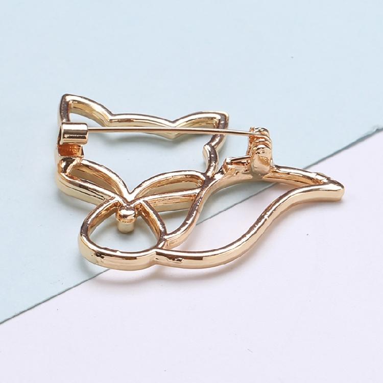 Stylish Hollow Foxes Brooch Pin Casual Brooches Alloy Texture Suitable for Women Casual and Formal Wear Various Occcasion