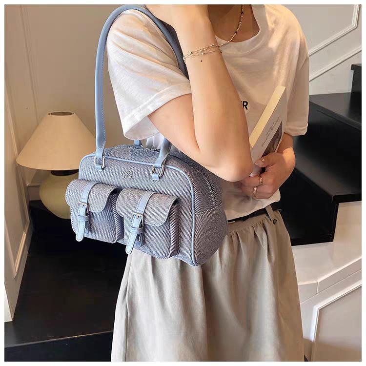

Korean Multi-pocket Bowling Bag Motorcycle Style Fashionable Casual One-shoulder Pillow Commuting Luxury 27.5x10x17 single package синій