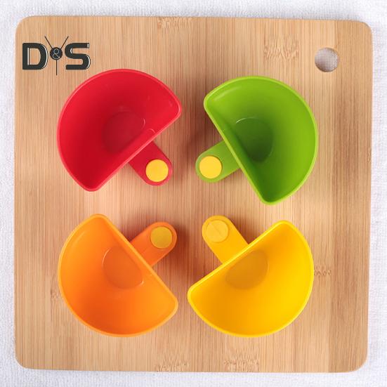 Zestaw 4 klipsów do dipów do misek, talerzy, pojemników na sosy, nadający się do mycia w zmywarce, przenośny pojemnik na przyprawy, sos pomidorowy, sól, ocet warzywny, ketchup