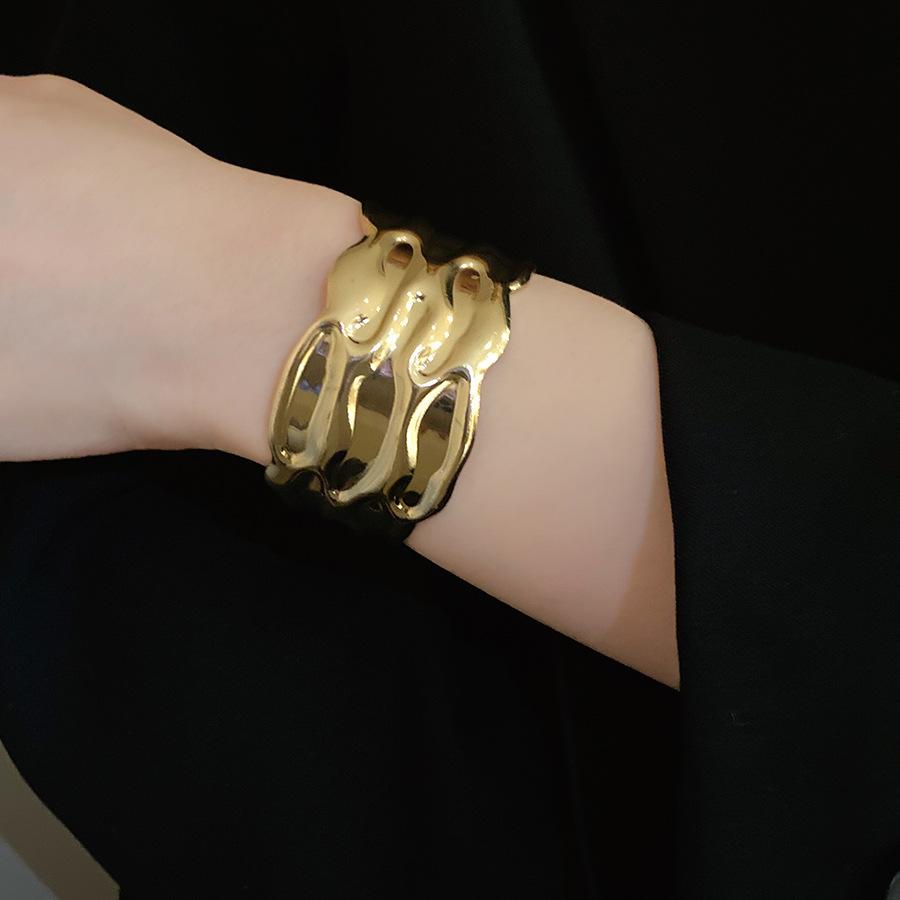 Retro Metallstruktur Armband Damen Gestreift Unregelmäßig Offener Armreif Mode Exquisit Täglich Bankett Party Schmuck Zubehör Geschenke