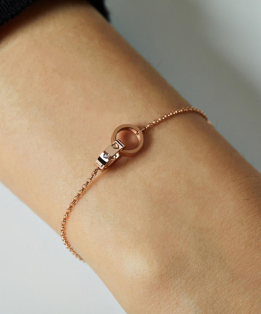Helene Jewelry 14K Glow Double Ring O-Ring Chain Gold Bracelet