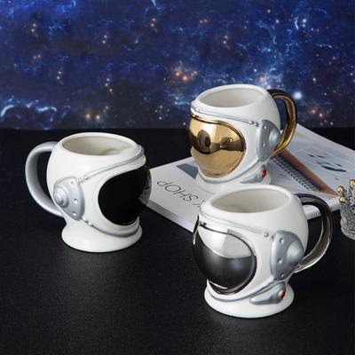 Kreativer 3D-Astronautenhelm-Modellierbecher, Luftfahrtkappe, Keramikbecher, Kaffeetasse, große Kapazität, Heimdekoration, Wasserbecher, 550 ml