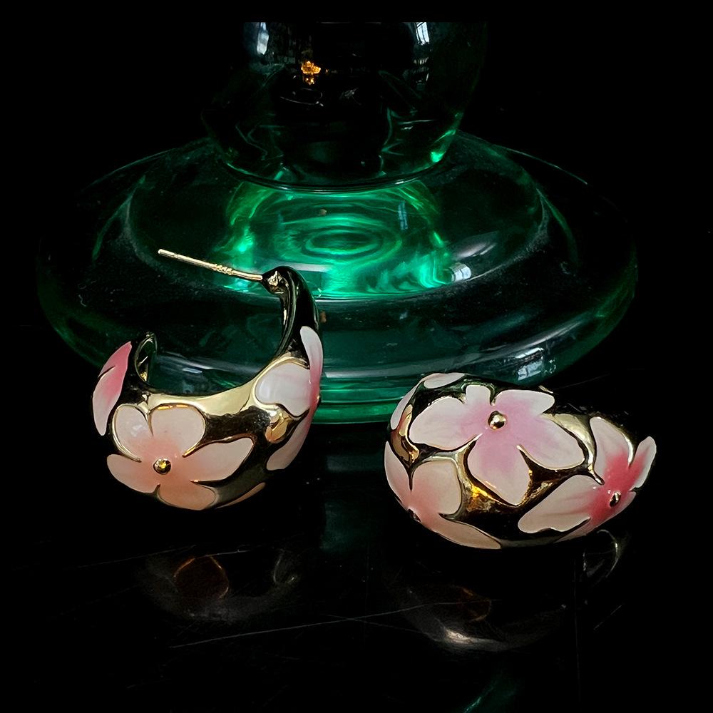 

Изысканные французские серьги-пусеты с цветами – Универсальный нишевый дизайн в стиле легкой роскоши розовый